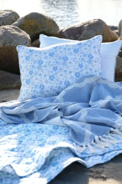 Chic Antique Aix Plaid aus Garnüberschuss - Sky Blue