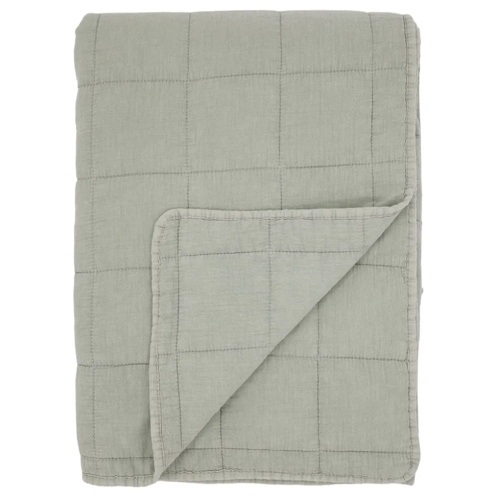 Chic Antique Aix Vintage Quilt