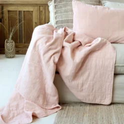 Chic Antique Aix Vintage Quilt