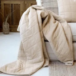 Chic Antique Aix Vintage Quilt