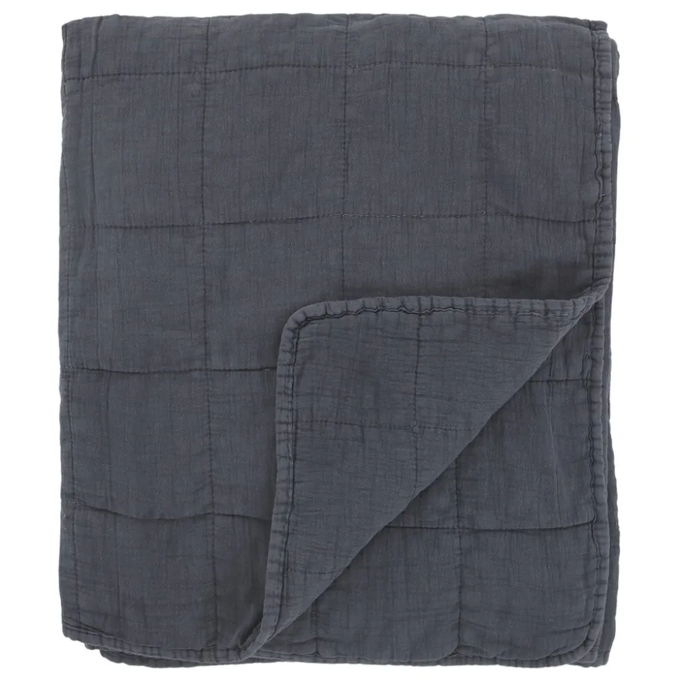 Chic Antique Aix Vintage Quilt