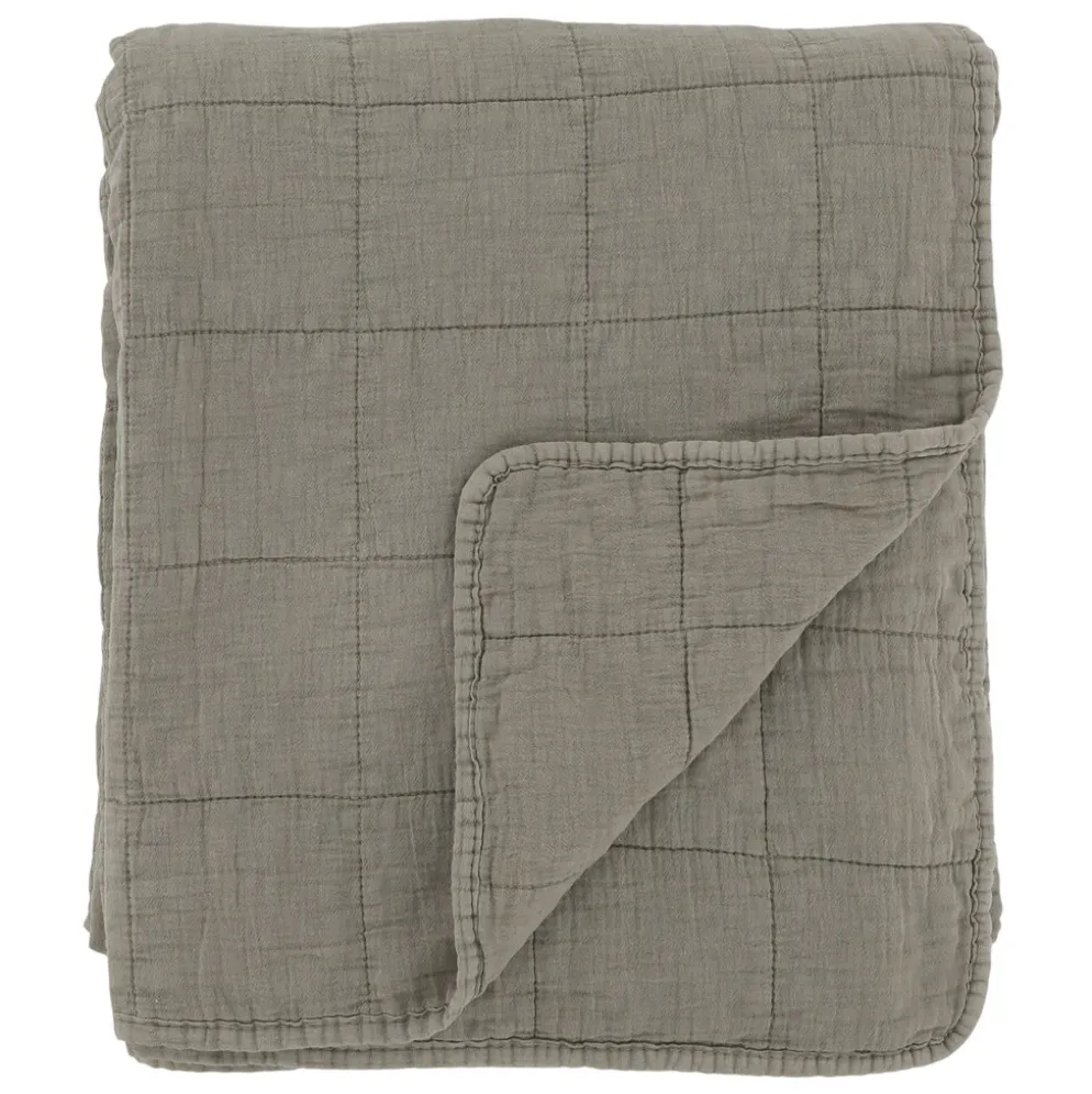Chic Antique Aix Vintage Quilt