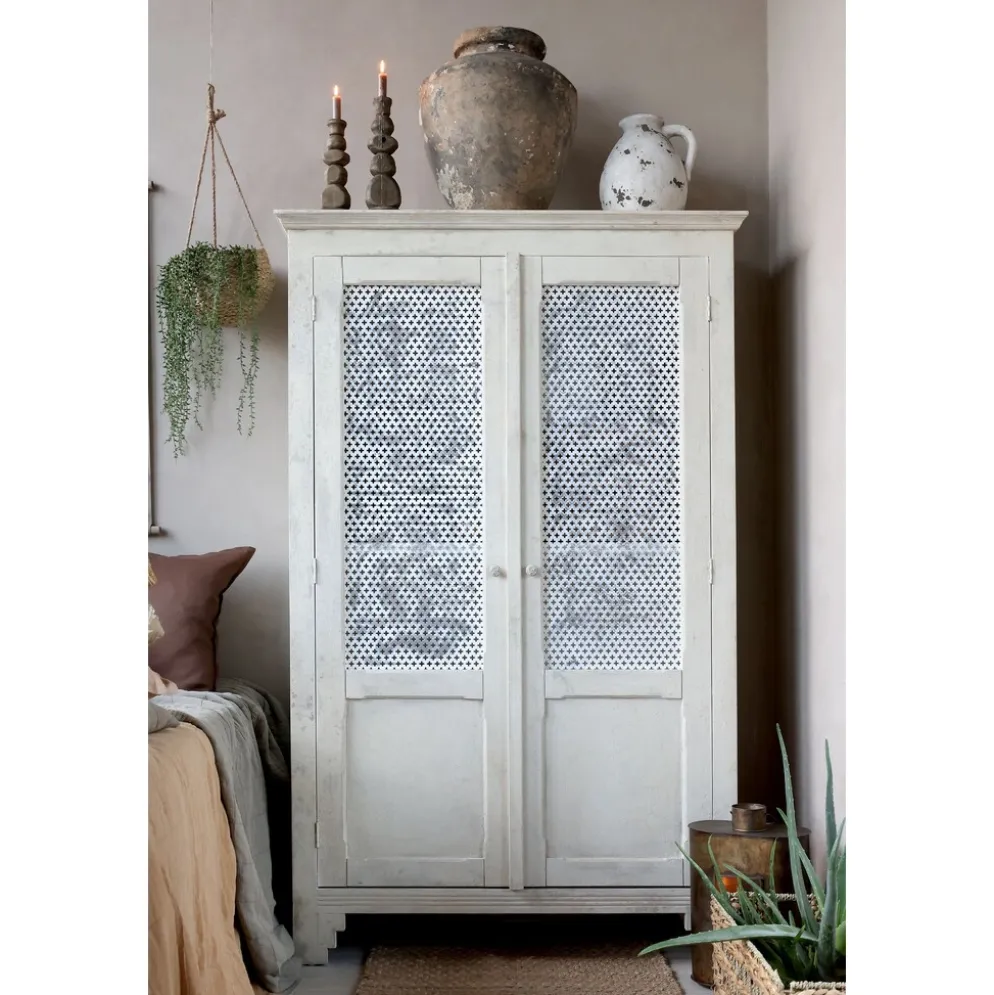 Chic Antique Altfranzösischer Wäscheschrank