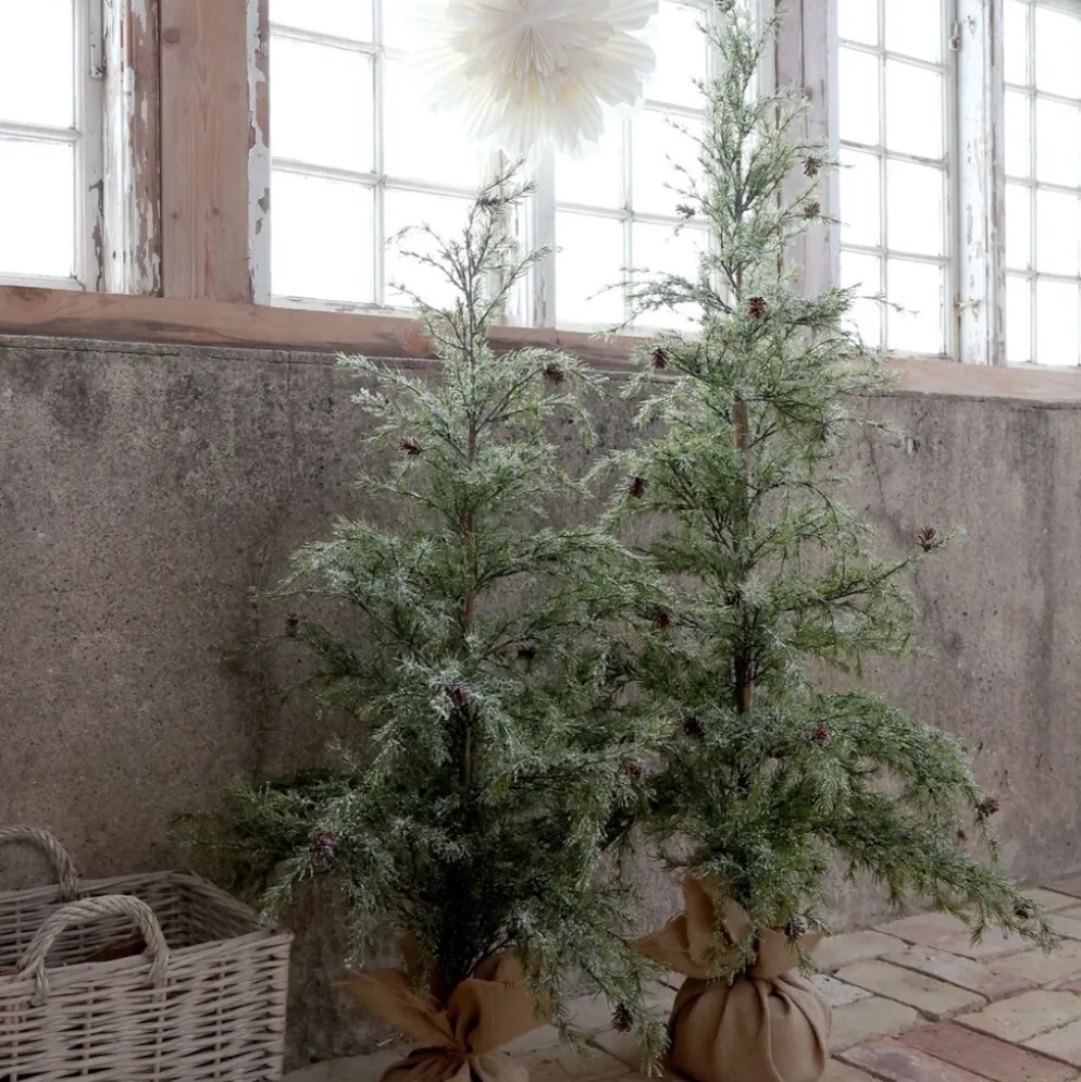 Chic Antique Künstlicher Tannenbaum mit Zapfen & Schnee