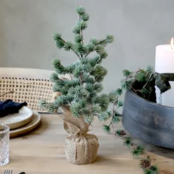 Chic Antique Künstllicher Zedernbaum mit Schnee