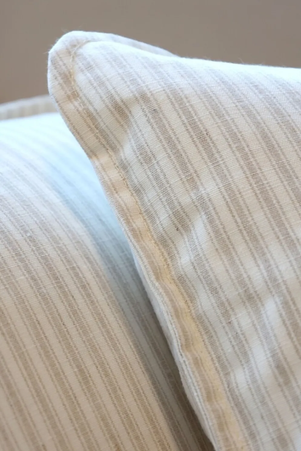 Chic Antique Malo Leinensofa mit 5 Kissen – Französischer Landhausstil