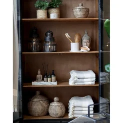 Chic Antique Vitrinenschrank mit Glastüren und Regalböden aus Holz