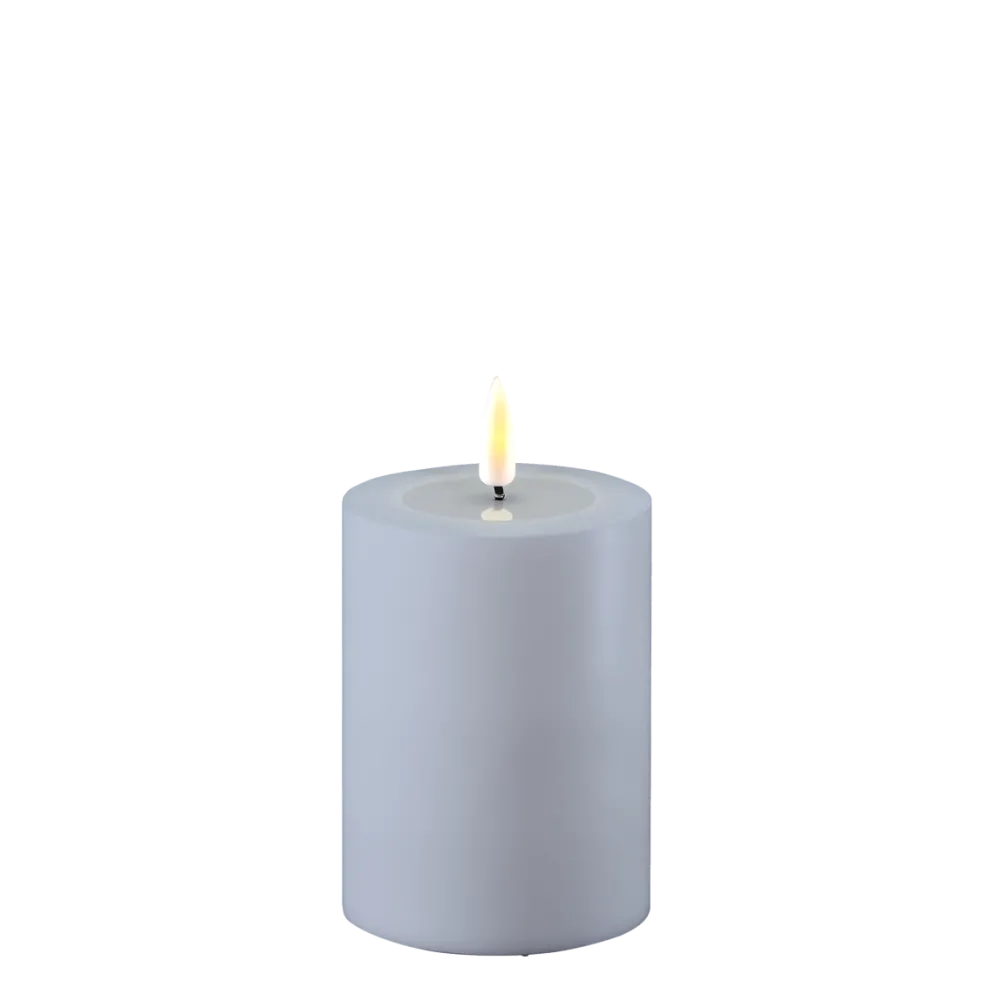 Deluxe Homeart LED Real Flame Outdoor Stumpenkerze staubig blau