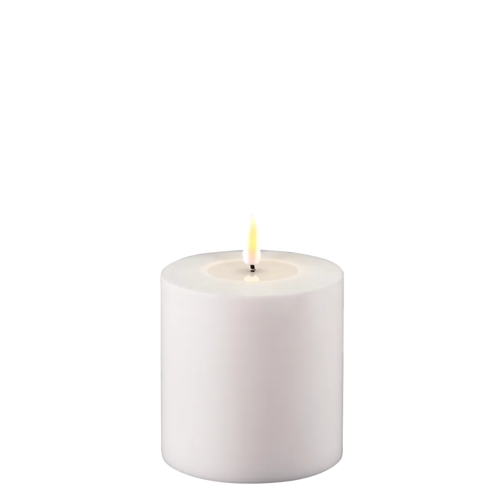 Deluxe Homeart LED Real Flame Outdoor Stumpenkerze weiß
