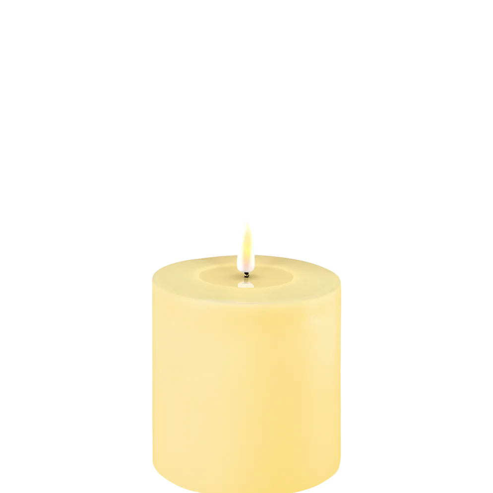 Deluxe Homeart LED Stumpenkerze Real Flame hellgelb