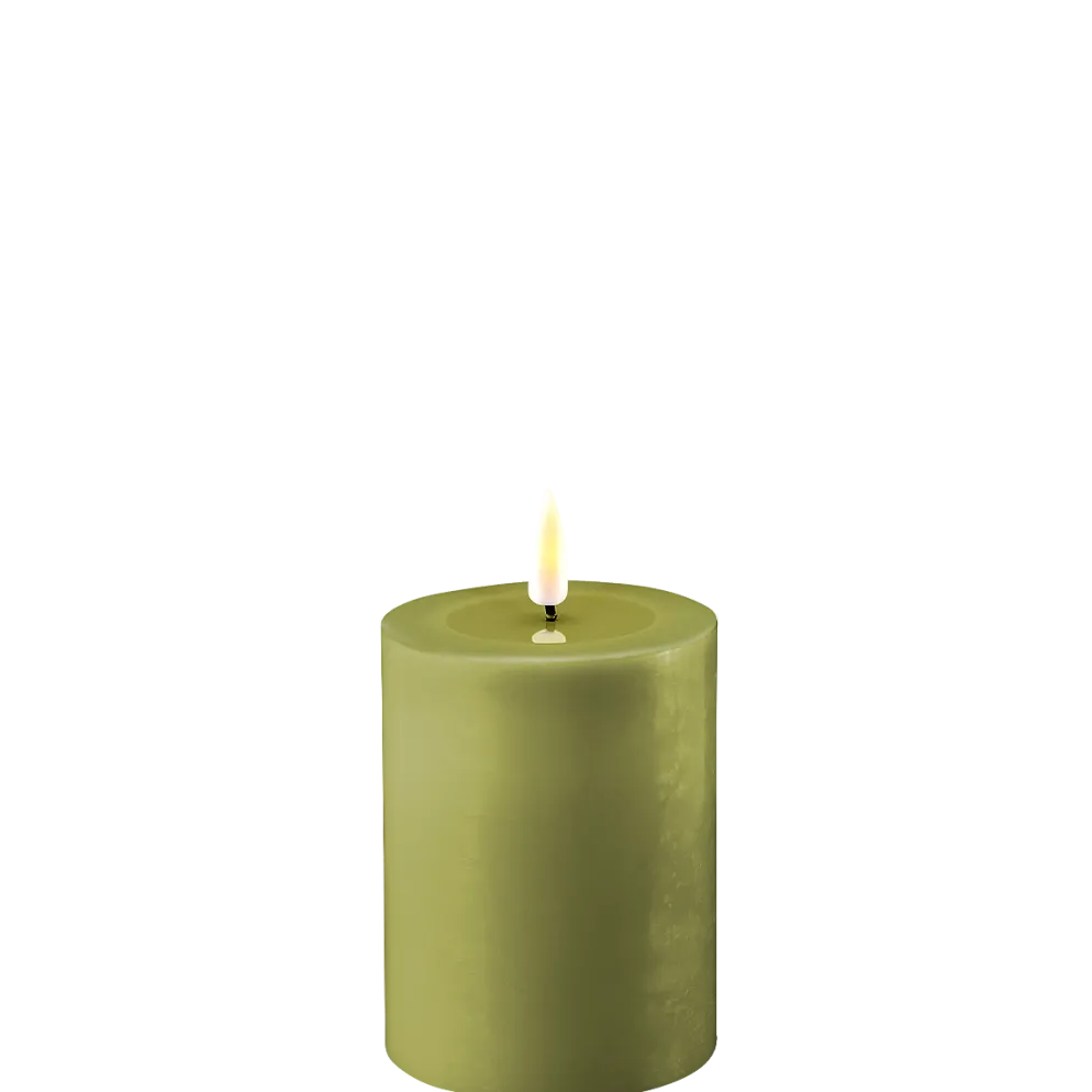 Deluxe Homeart LED Stumpenkerze Real Flame olive