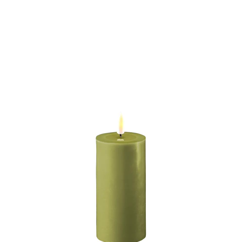 Deluxe Homeart LED Stumpenkerze Real Flame olive