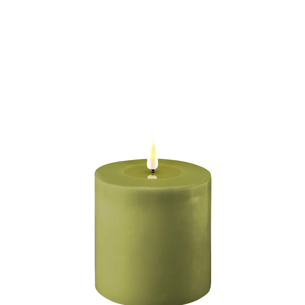 Deluxe Homeart LED Stumpenkerze Real Flame olive