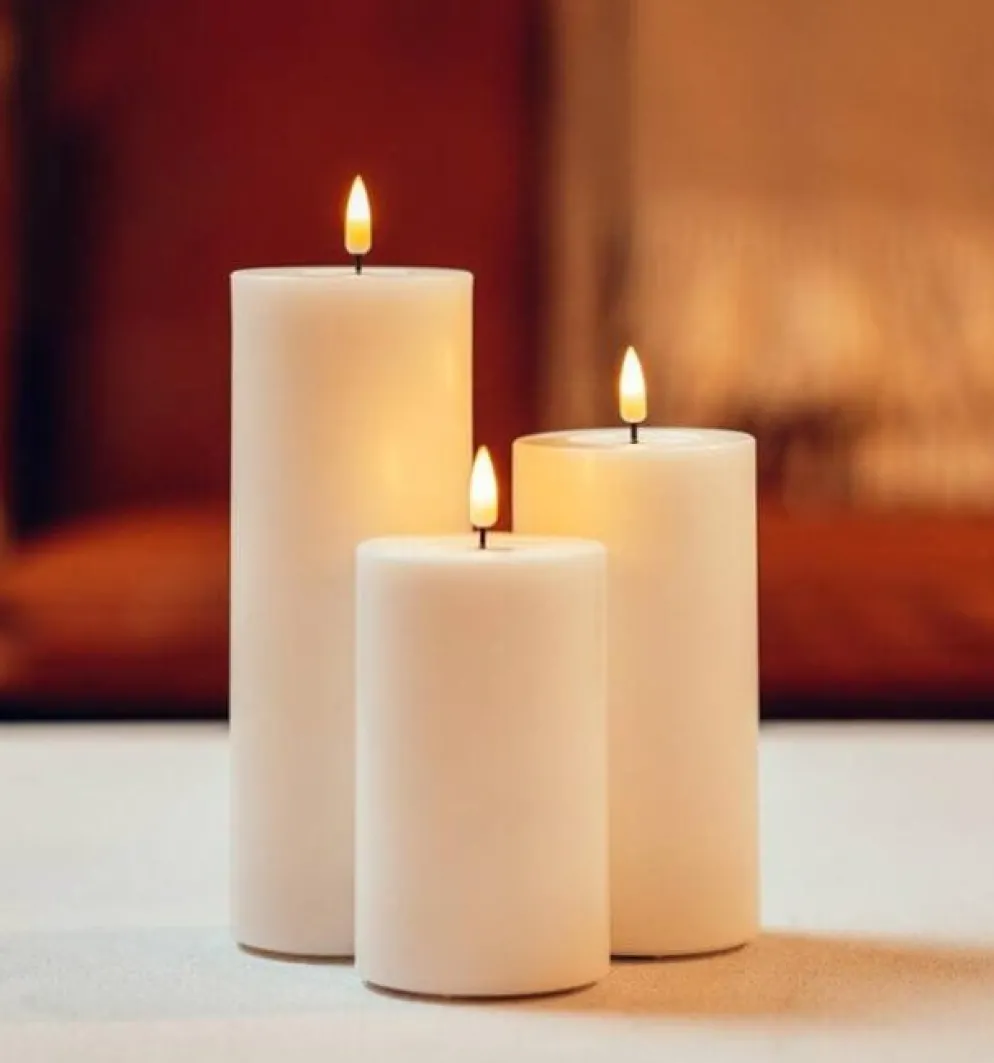 Deluxe Homeart LED Stumpenkerze Real Flame weiß