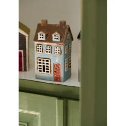 IB Laursen Lichthaus Nyhavn – Hellblaue Fassade mit 2 Dachfenstern