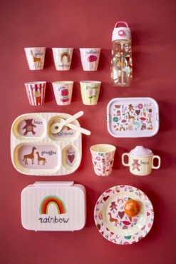 RICE Melamin Becher ABC Print – Bunt & Robust (H9 Ø9 cm)